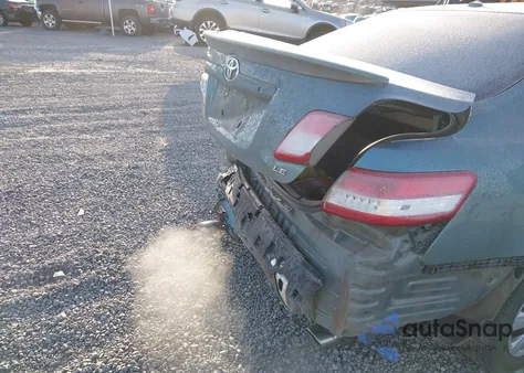 2010 Toyota Camry Se/Le/Xle z USA, uszkodzony, nr VIN 4T1BK3EK2AU604153